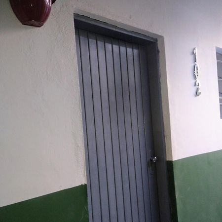 Hospedagem Primeira Quadra Da Praia Praia Grande  Eksteriør billede