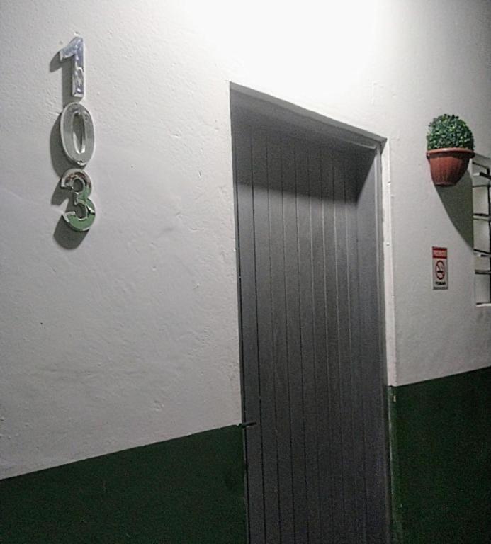 Hospedagem Primeira Quadra Da Praia Praia Grande  Eksteriør billede